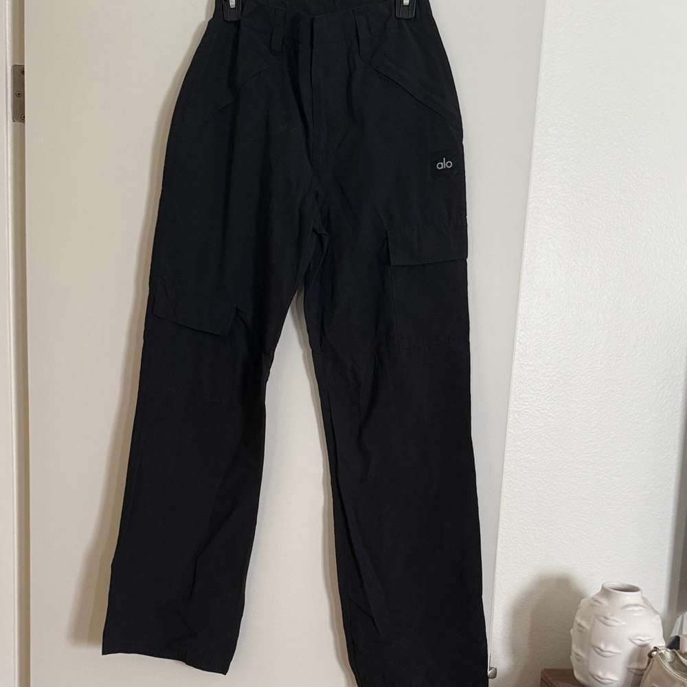 ALO Yoga black Cargo Pants